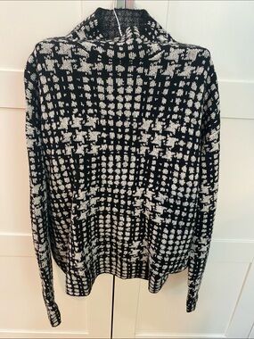 Ann Taylor Black and cream/White Patterned Knit Sweater
